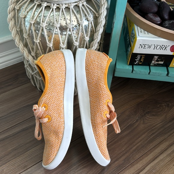 All Birds Sz 9   Yellow  Worn 1 time. - Picture 5 of 5